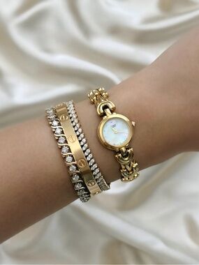 AUTHENTIC VINTAGE CITIZEN MOTHER-OF-PEARL WATCH